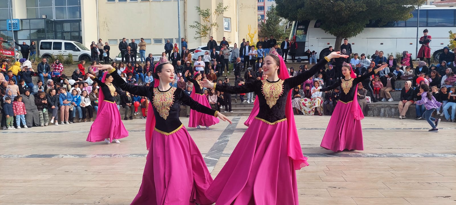 Yozgat Çapanoğlu Mahallesinde Halk Dansları Şenliği (3)