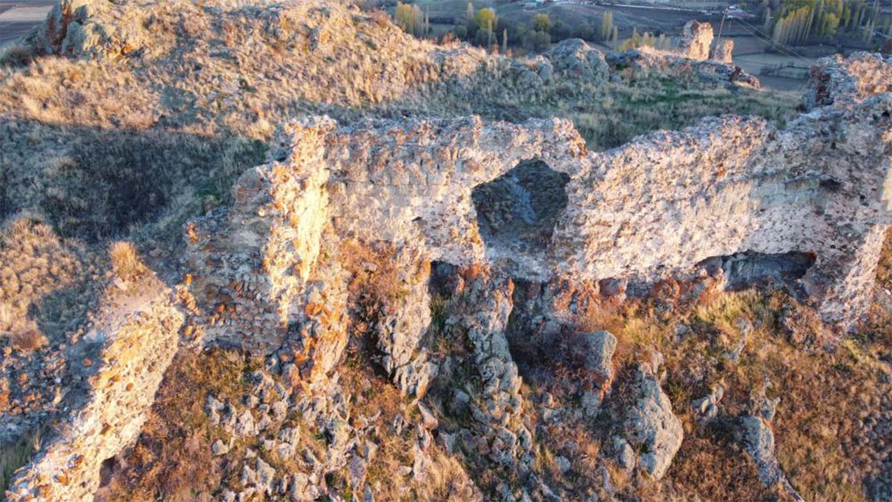 Selçuklu Kuelsi Muşalikalesi (2)