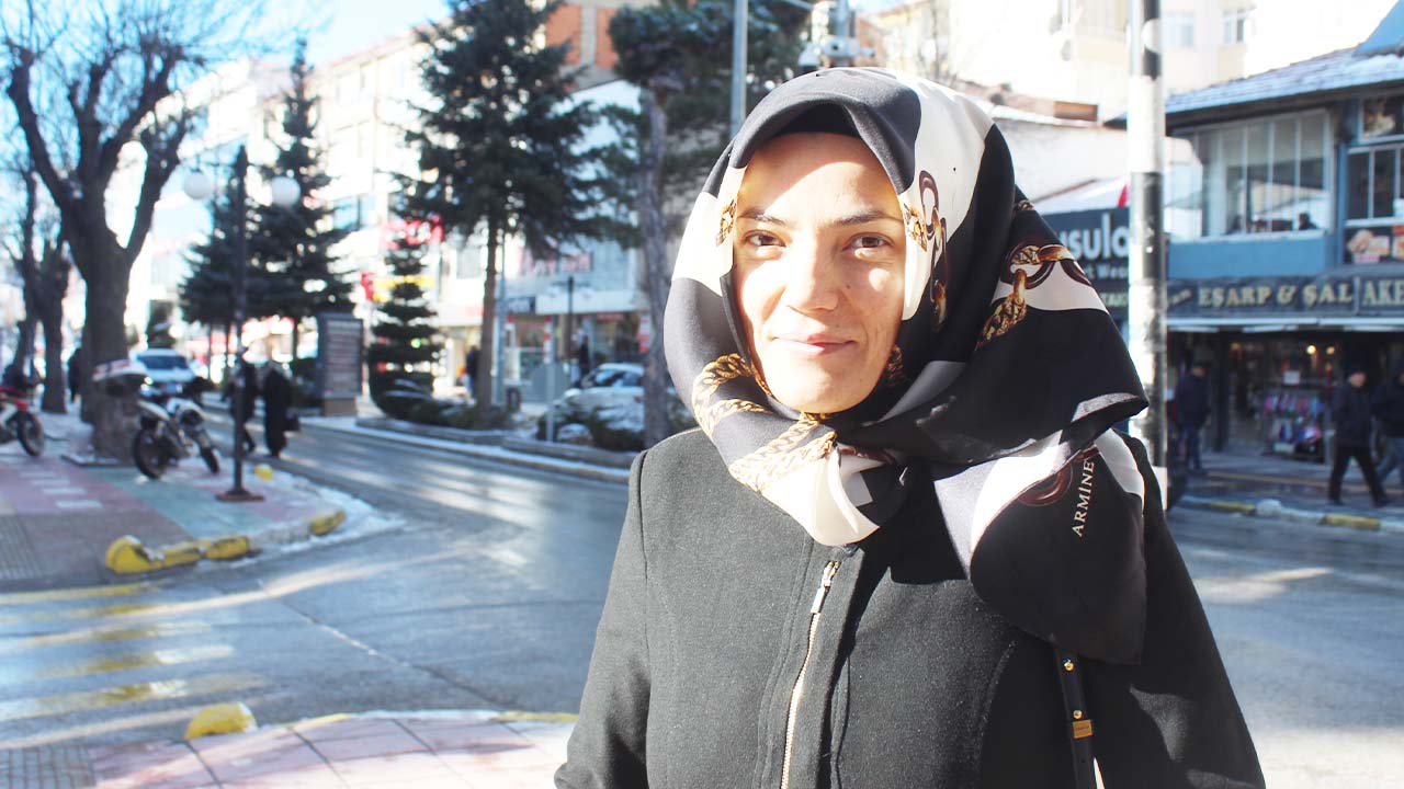 Altın Eğilmez