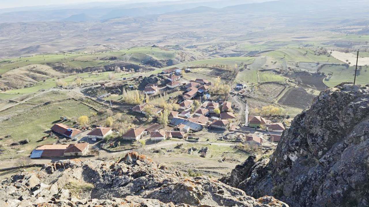 Kadışehri Türbe (5)