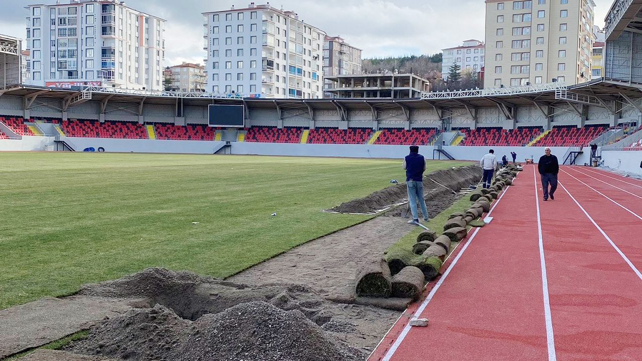Spor Manşet Stadyumda Çim Krizi Yok (1)
