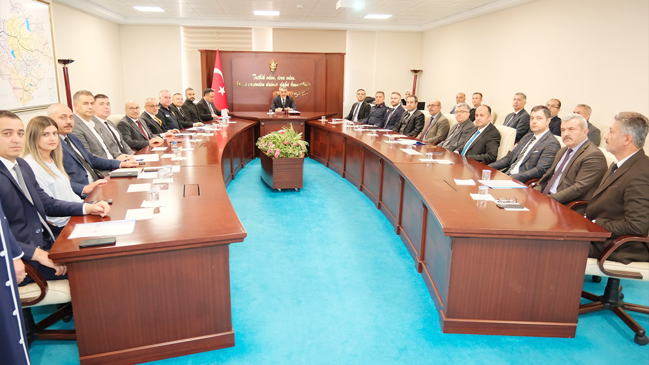 Valilik Toplantı-1