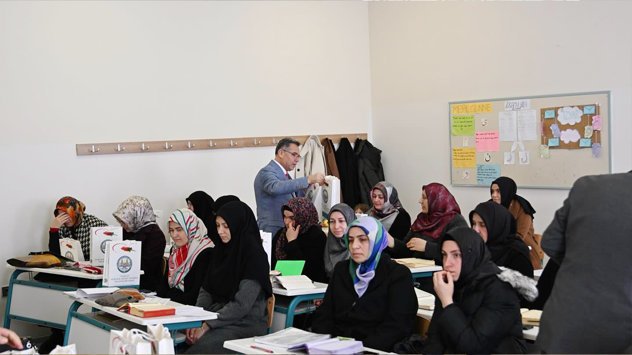 Maarifin Kalbinde Çifte Hizmet! (2)
