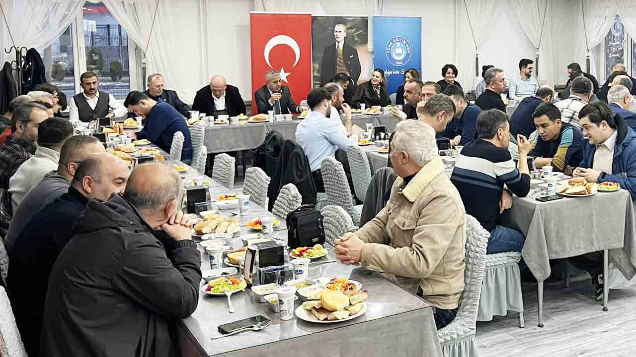 Türk Eğitim Sen Yozgat Şube Başkanı Mustafa Yılmaz21 (4)