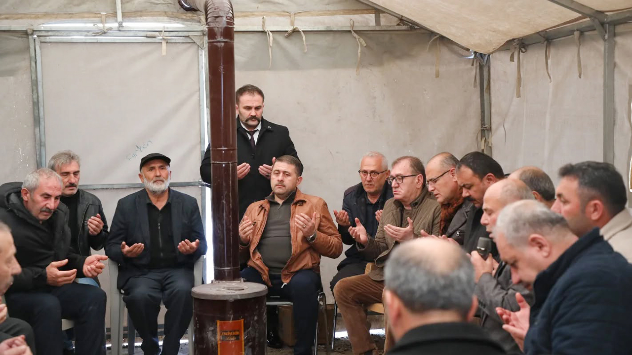 Acılar Paylaştıkça Azalır (1)