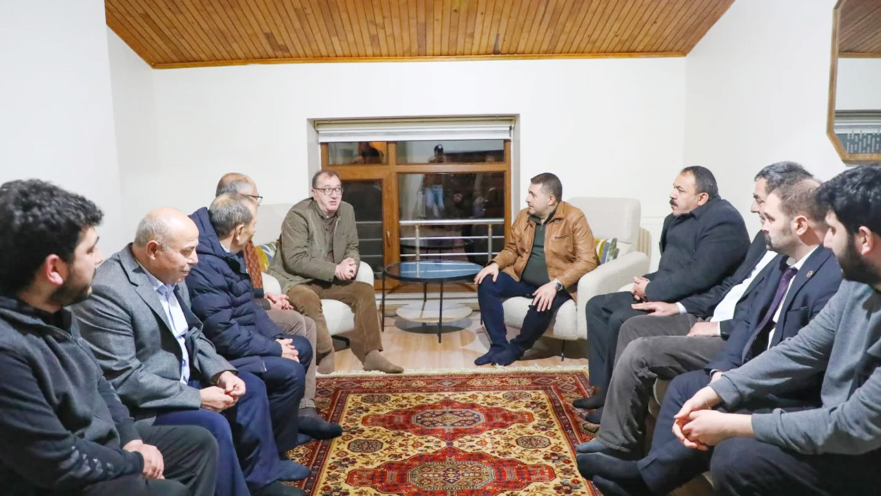Acılar Paylaştıkça Azalır (4)