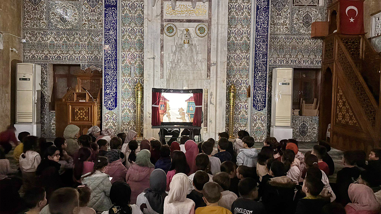 Yozgat’ta Kadir Gecesi Nur Oldu Yağdı (8)