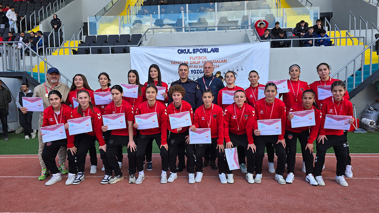 Şölen Sona Erdi! (3)