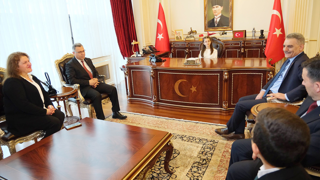 Valilik Makamı Çocukların (3)