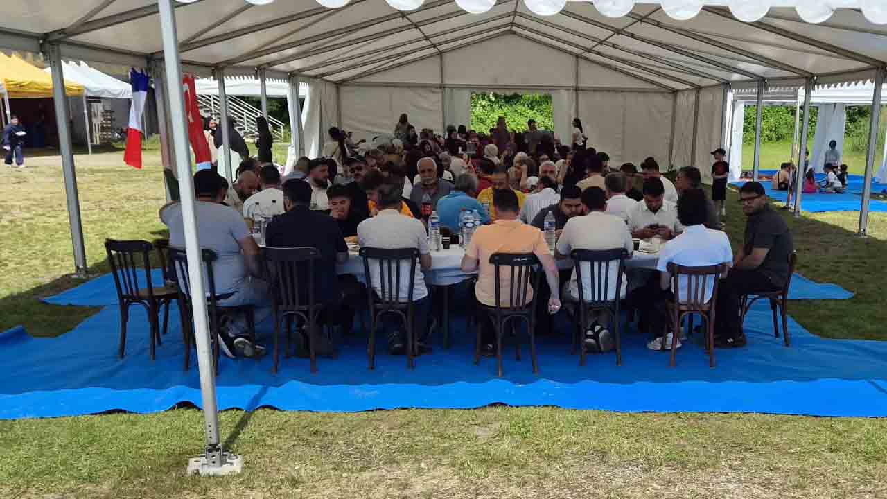 Çayıralan Derneği Strazburg'da Bahar Şenliği Düzenledi 3