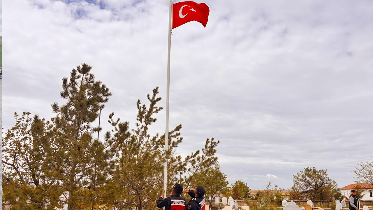 Yozgat’ta Şehit Kabirlerine Bayram Vefası! (1)