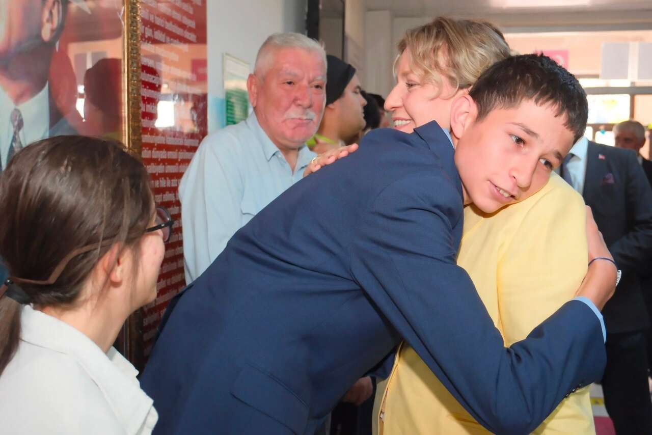 ozel-ogrencilerden-duygulandiran-sergi-ve-kermes-3