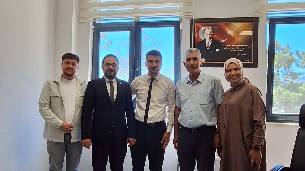 tesekkur-ziyaretlerini-surduruyor-3